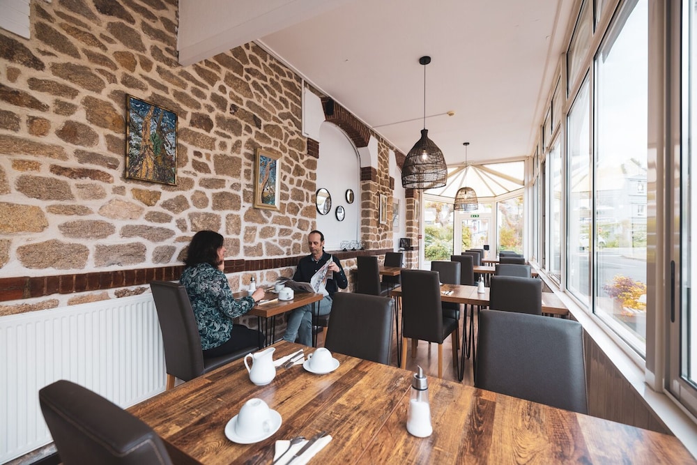 INTER-HOTEL LE SAINT PIERRE 42/50