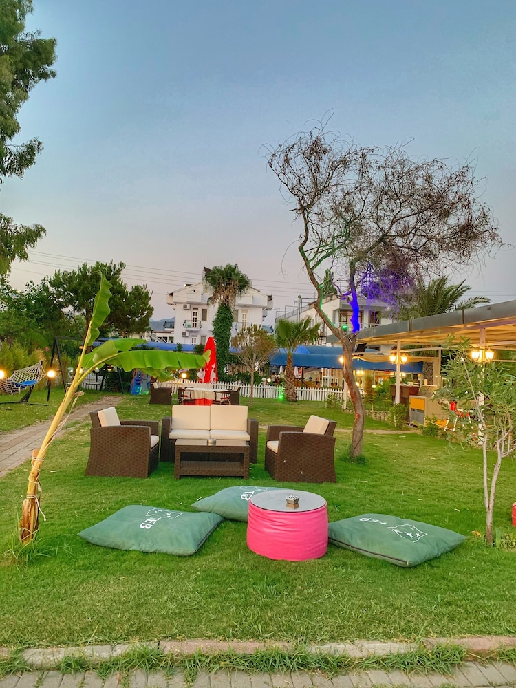Yucel Hotel 30/50