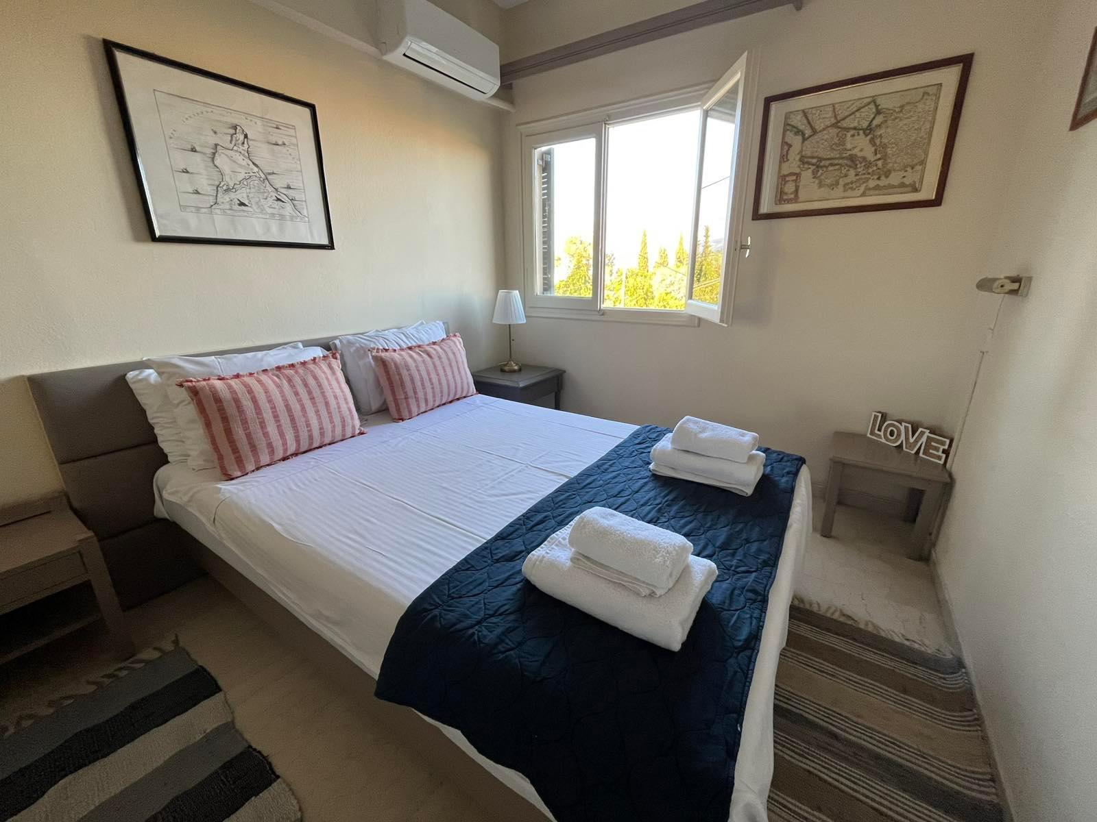 Cozy, 2 Bedrooms, Apartment, Pool and Sea View, Small
