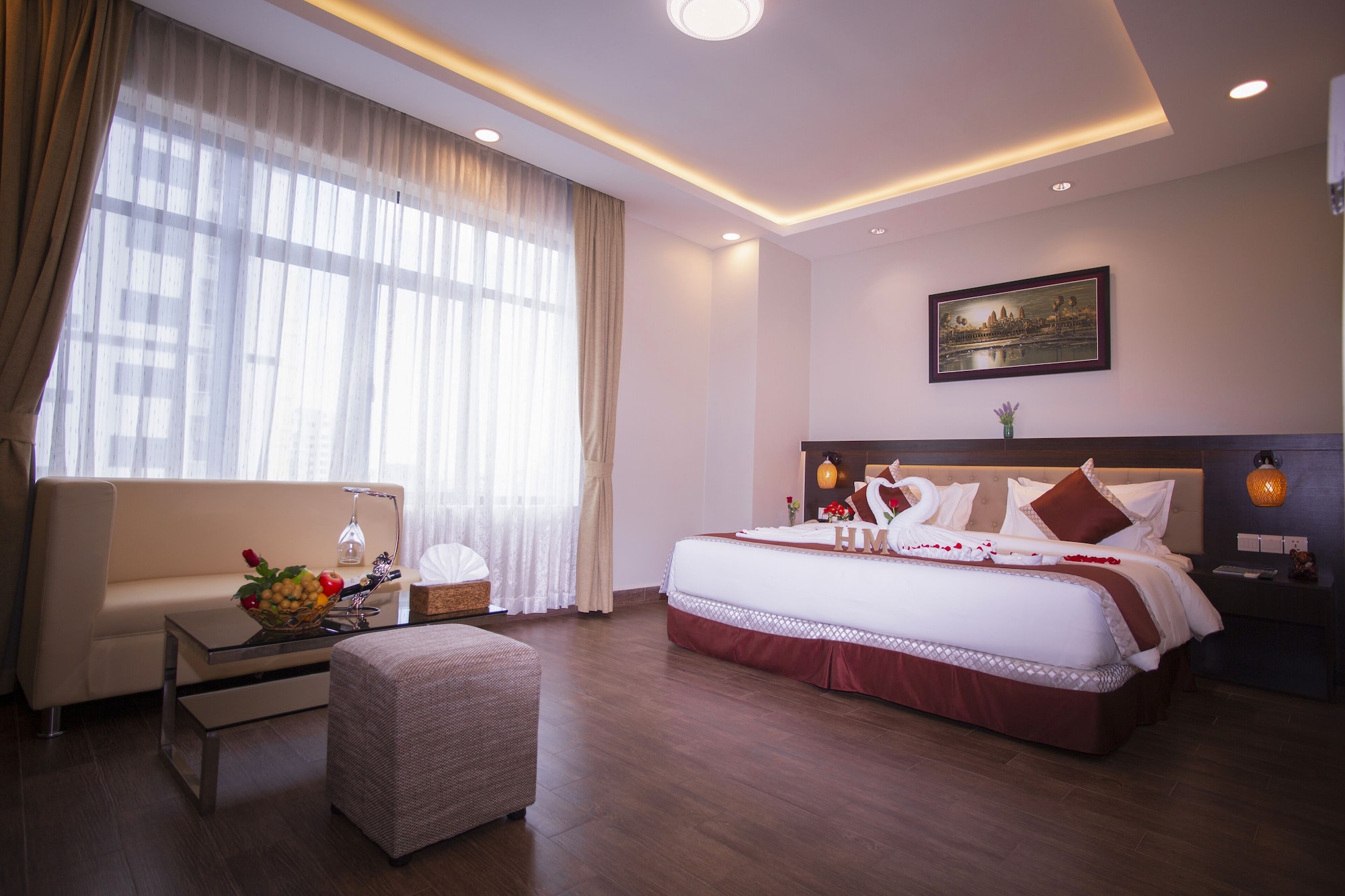 GRAND, SUITE, KING BED, CITY VIEW