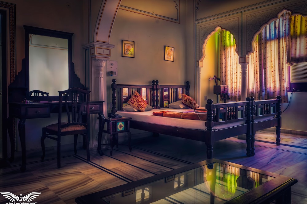 Krishna Palace 34/50