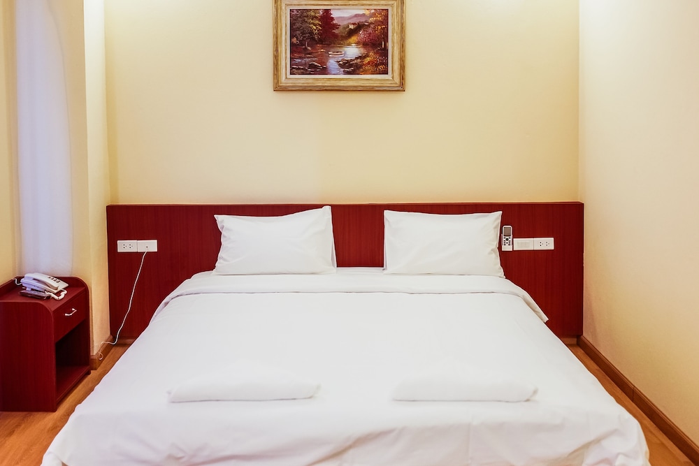 Douangpraseuth Hotel 40/67