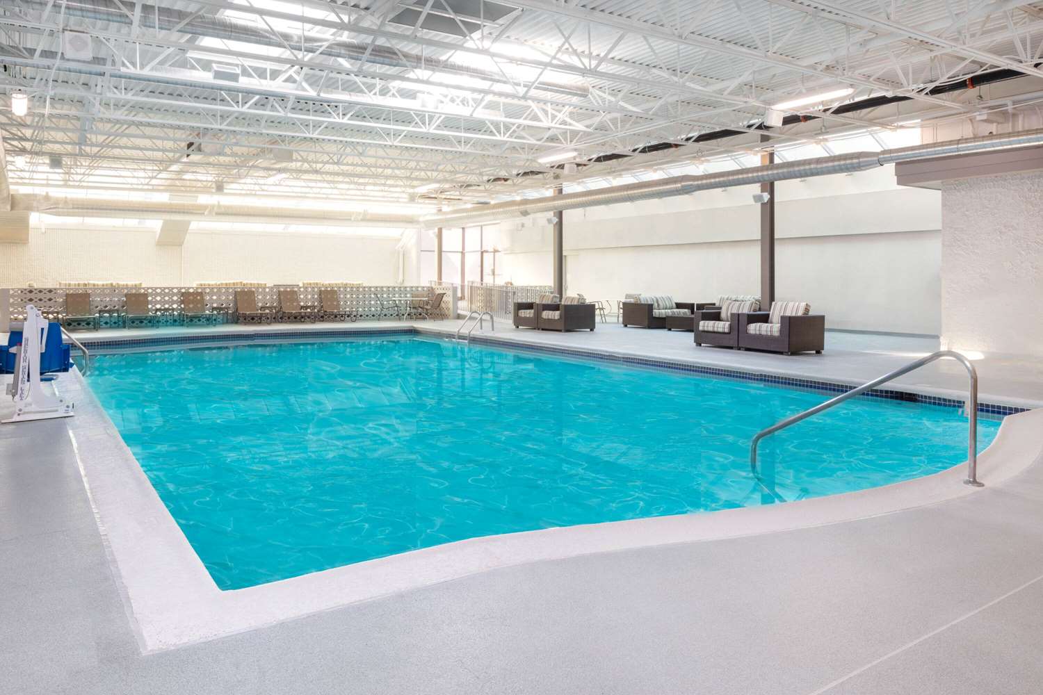 La Quinta Inn & Suites by Wyndham Clifton/Rutherford 24/50