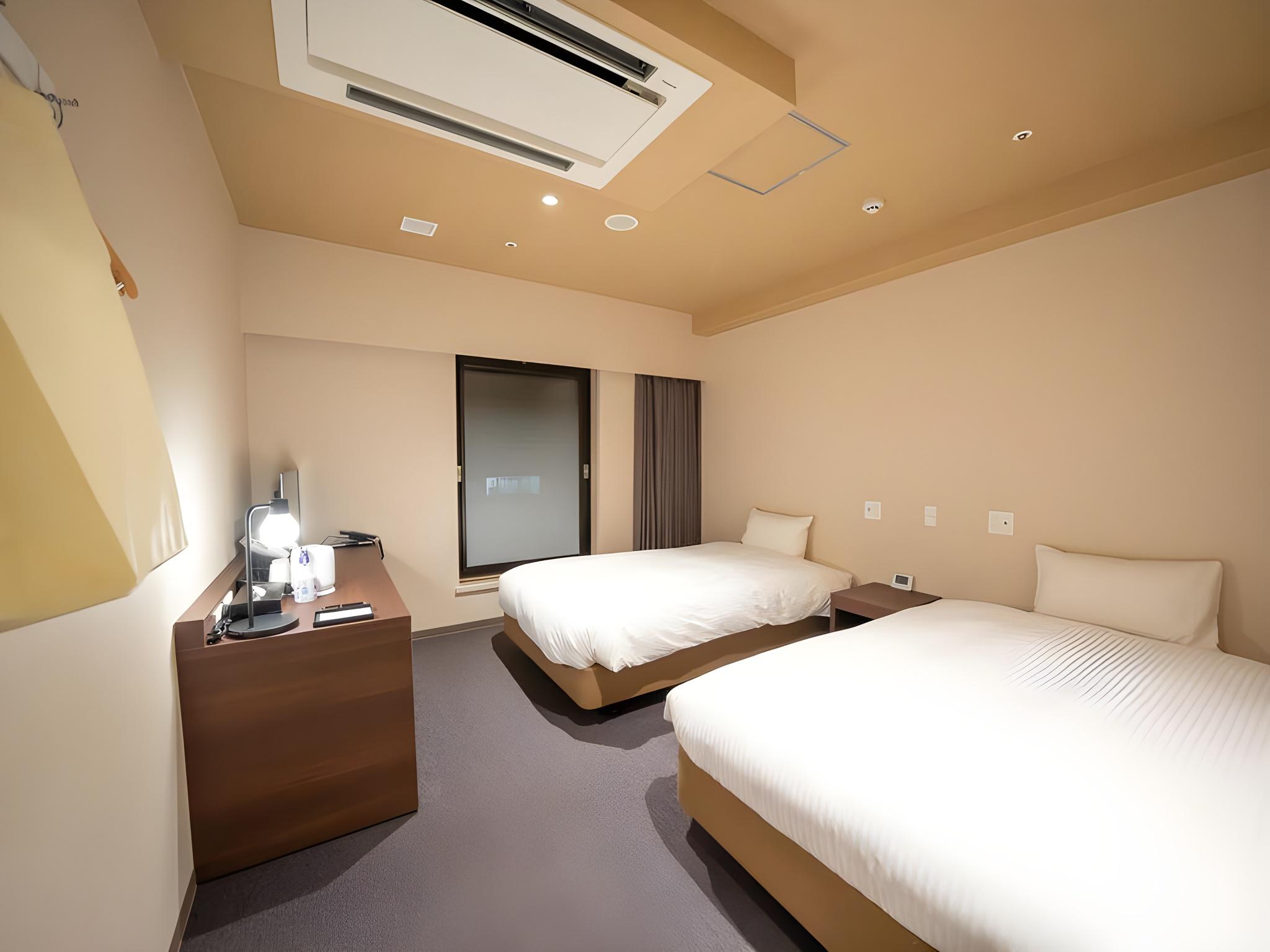 Semi Room, 2 Semi Double Beds