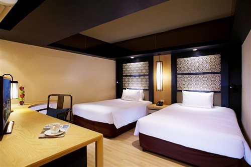 غرفة بسرير مزدوج أو سريرين منفصلين