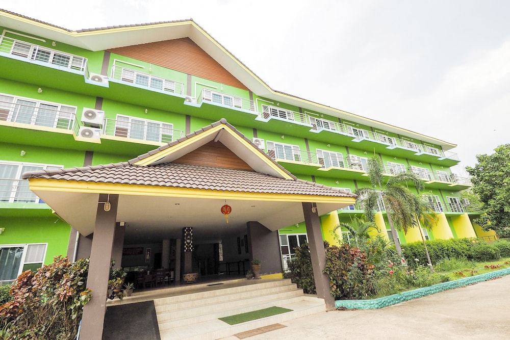 Saensukkho Hotel & Resort 4/65