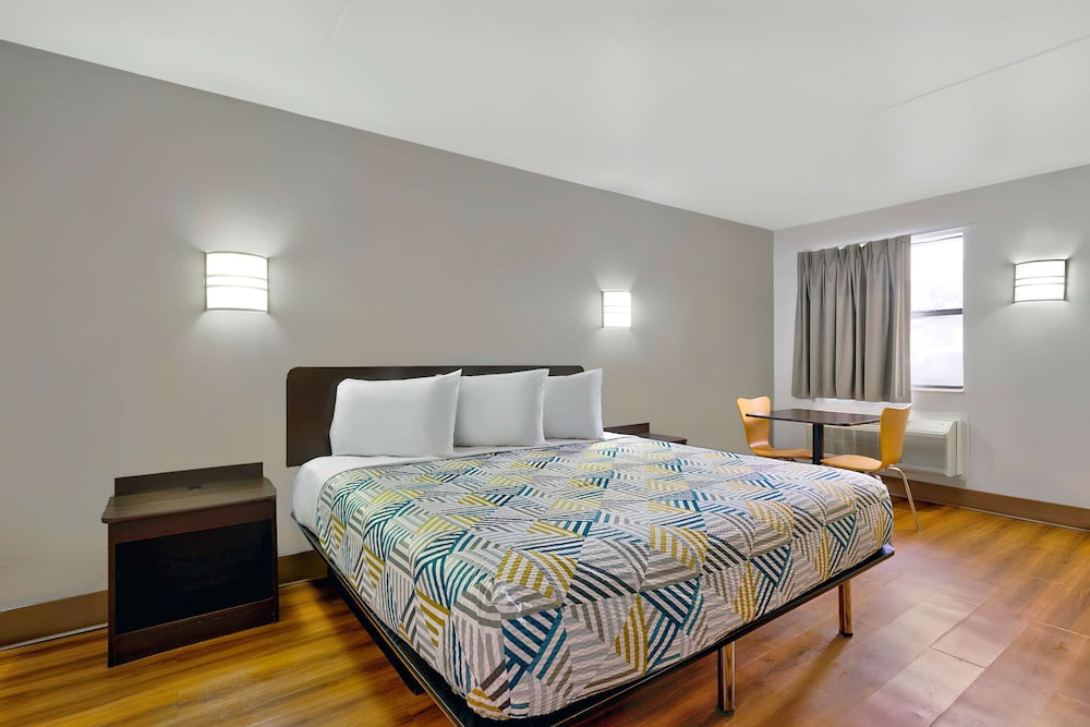 Motel6 Plano, TX - Plano Northeast 14/42