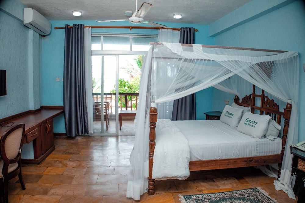 Serene Beach Resort 28/76