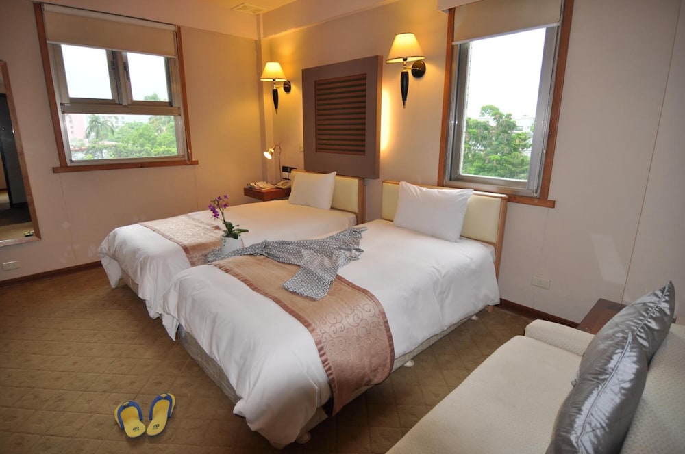 TIAN LONG HOTEL 31/69