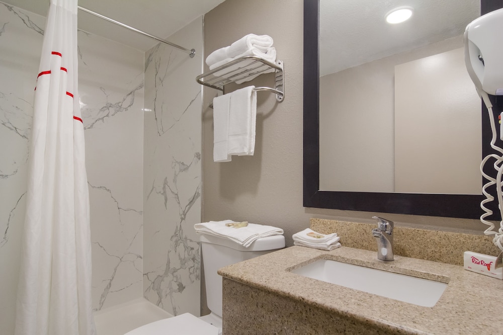 Red Roof Inn Suites Brunswick I 95 17/32