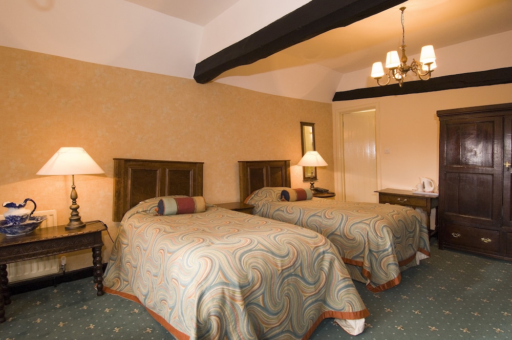 Standard, Twin Beds