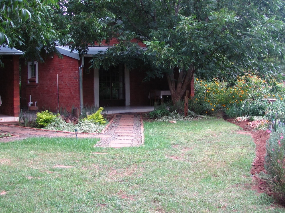 Millstream Inn Guesthouse 34/42