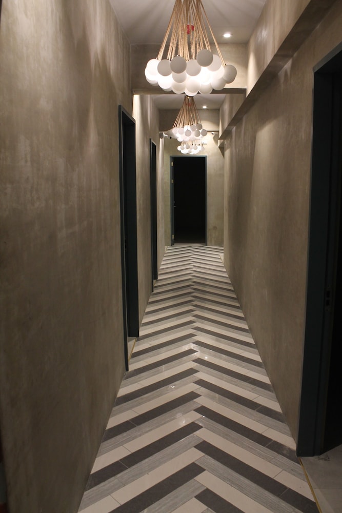 Citizen Hotel 37/50