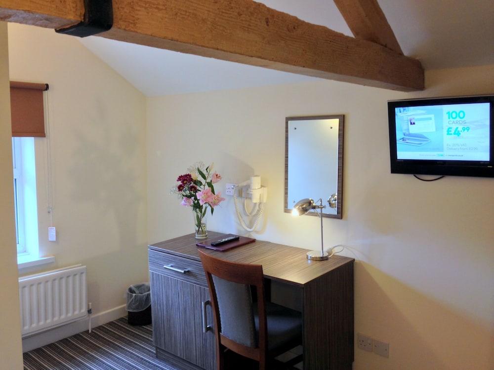 Ely House Hotel 33/40
