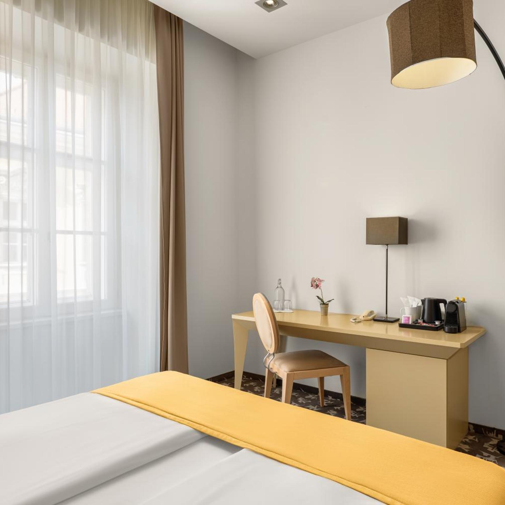 غرفة قياسية بسرير كوين، Buda Castle Fashion Hotel 6/8