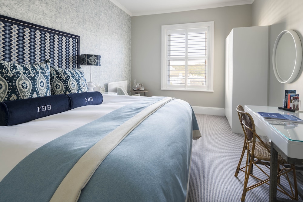 Standard, King Bed, Partial View