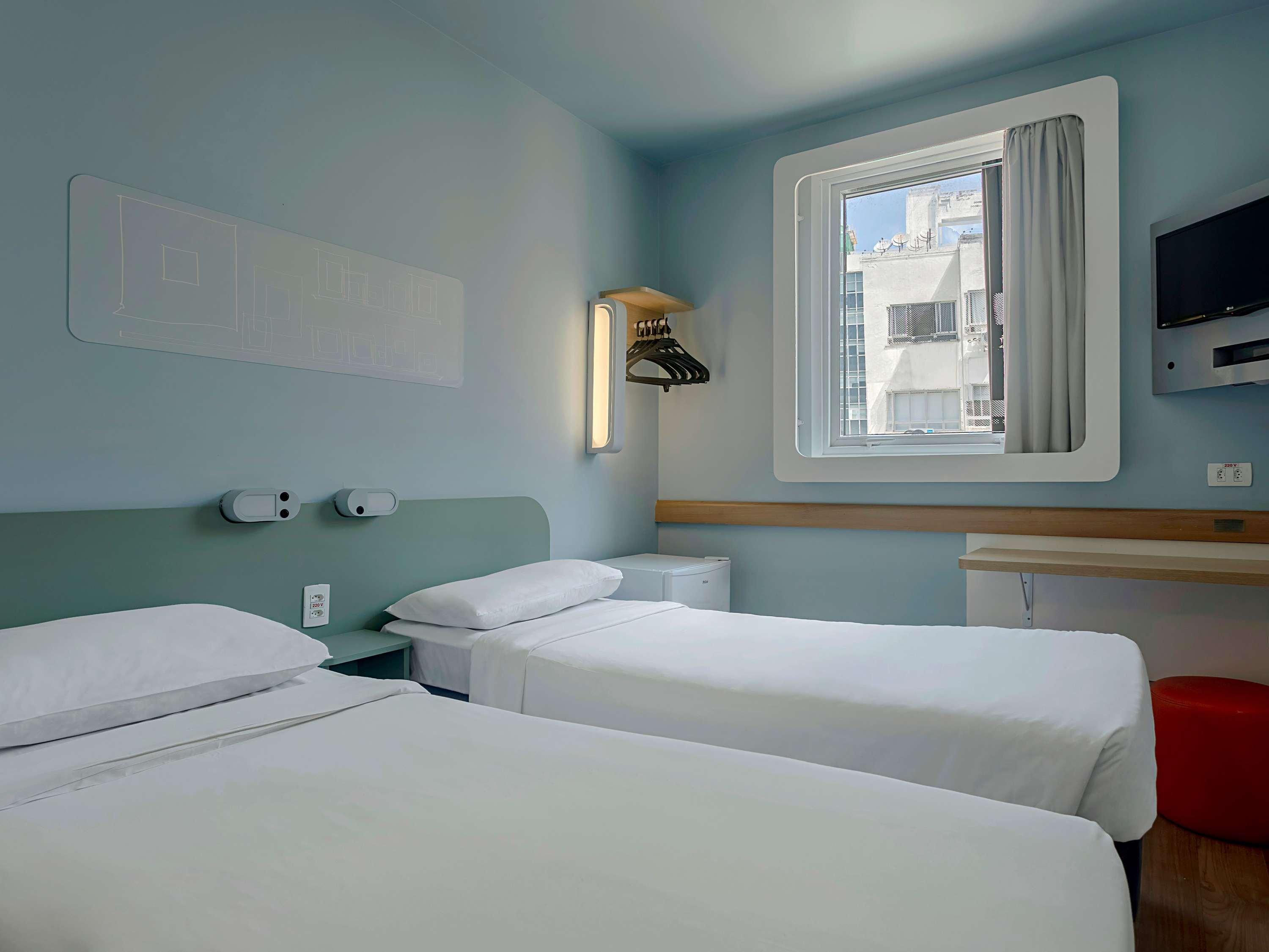 SUPERIOR, APARTMENT, TWIN BEDS