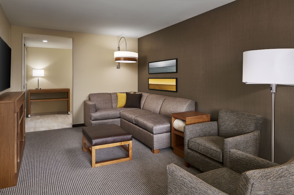 Hyatt Place Wilmington Riverfront 40/66