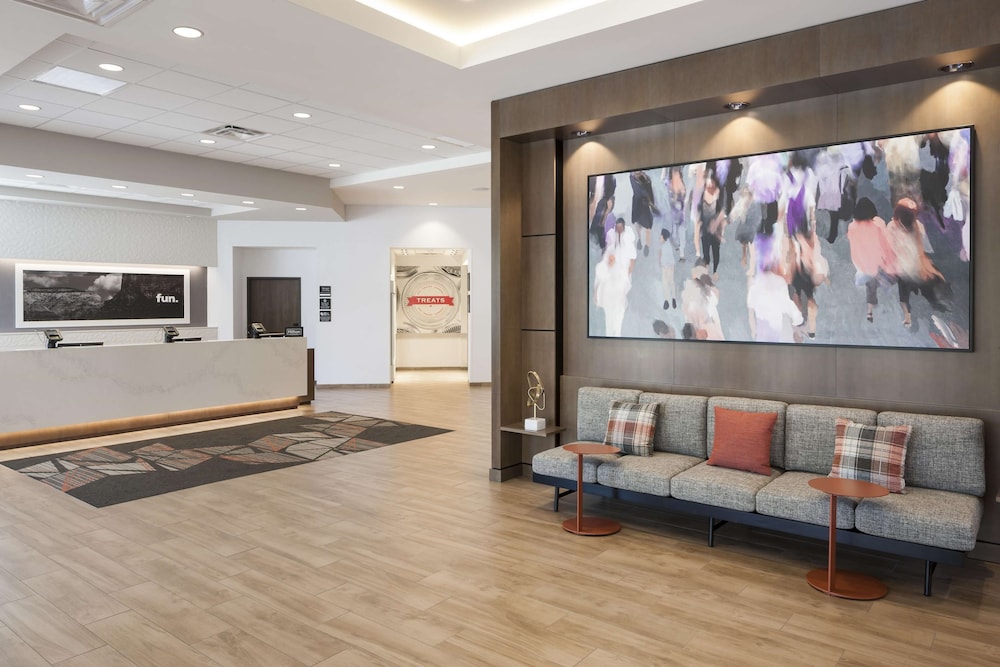 Hampton Inn Suites Phoenix Downtown 26/44