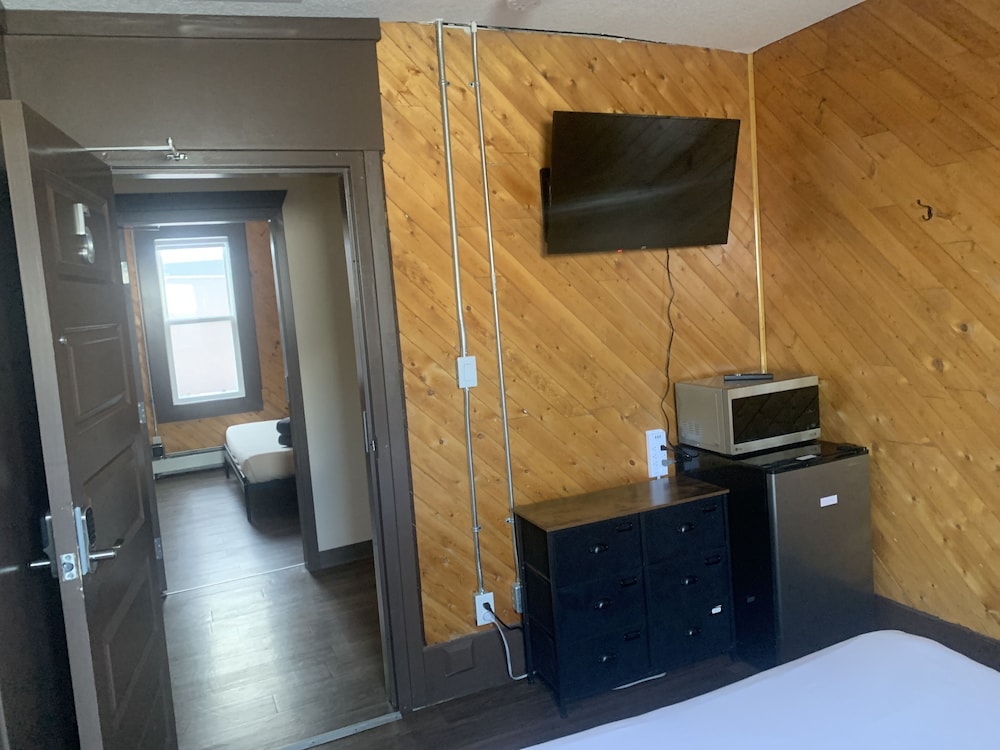 Canmore Hotel Hostel 27/38