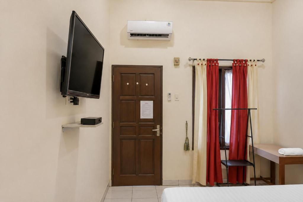 Hotel O near Universitas Sumatera Utara formerly Golden Cempaka Guest House 8/11