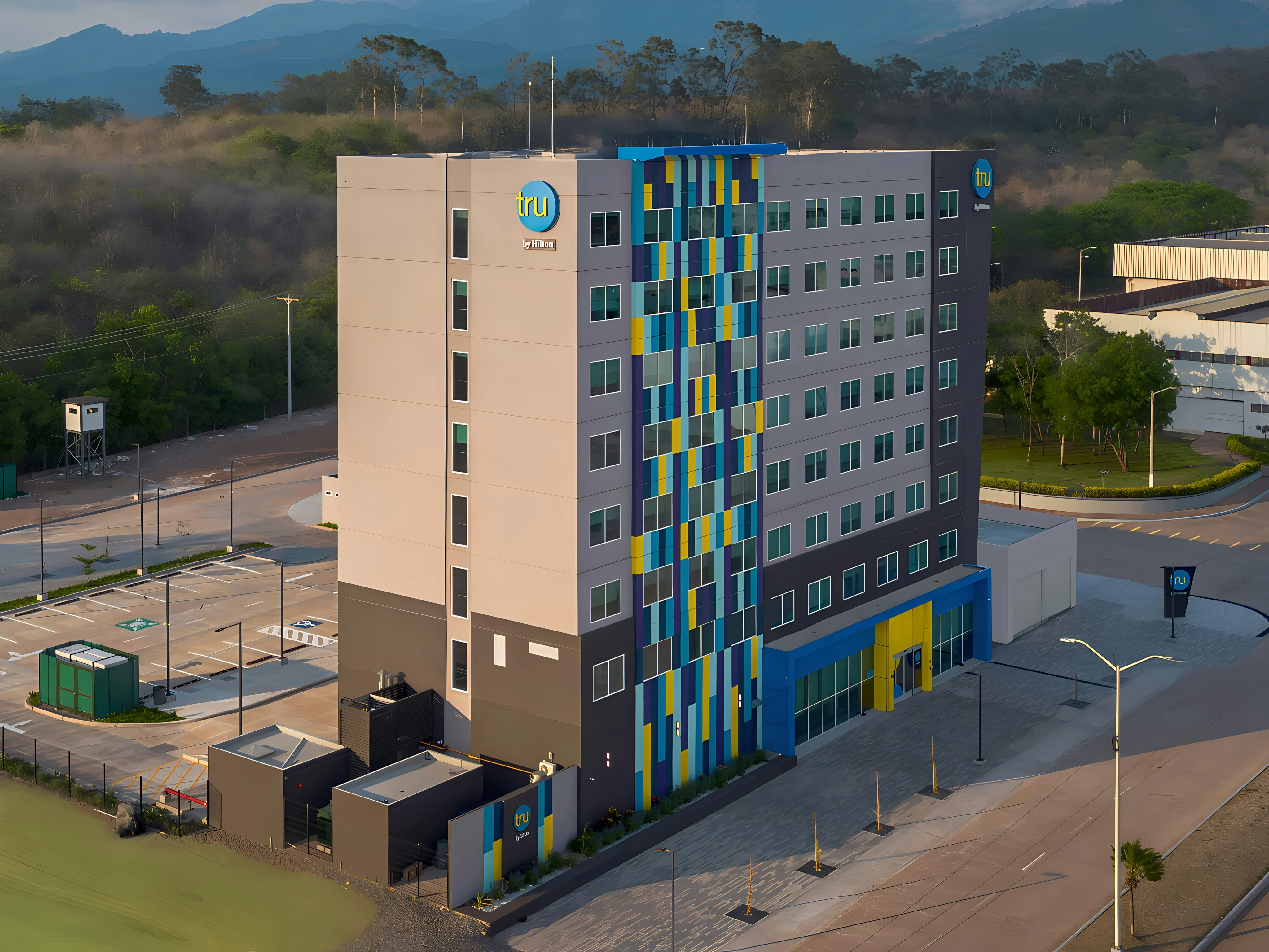 Tru by Hilton Distrito Palmerola 4/30