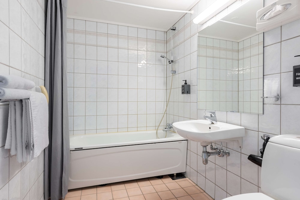 Sure Hotel by Best Western Ole Tobias 12/28