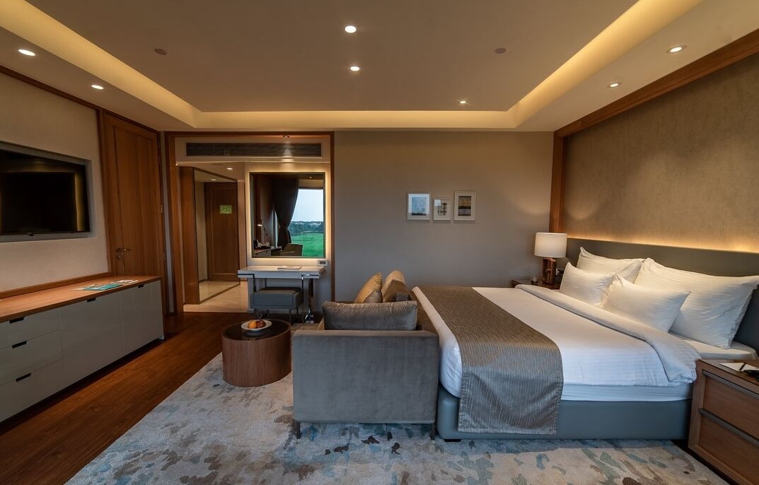 EXECUTIVE, KING BED, GOLF COURSE VIEW