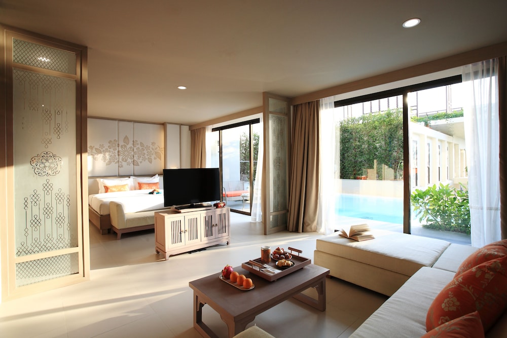 Proud Phuket Hotel 47/60