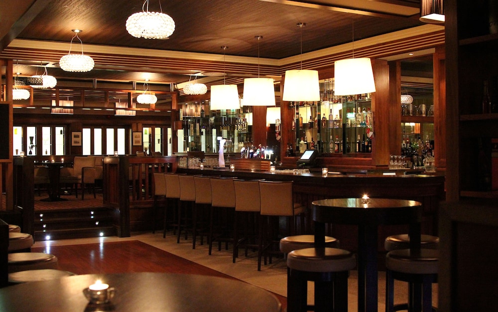 Clayton Hotel 53/64