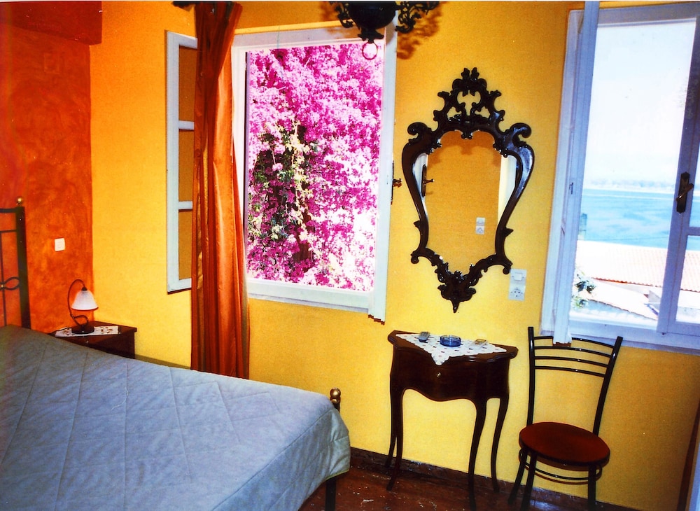 Pension Eleni 18/35