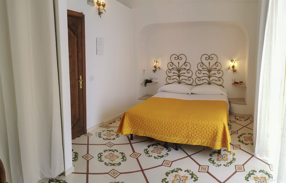 Dimora Fornillo Hotel 4/57