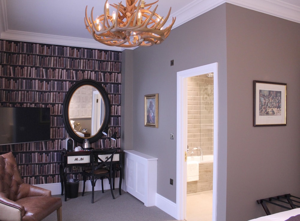 The Grafton Arms Pub and Rooms 22/34
