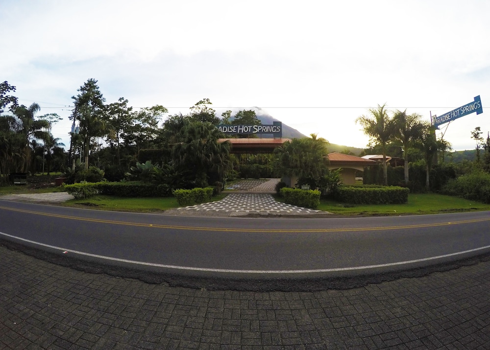 Paradise Hot Springs Thermal Resort 52/62