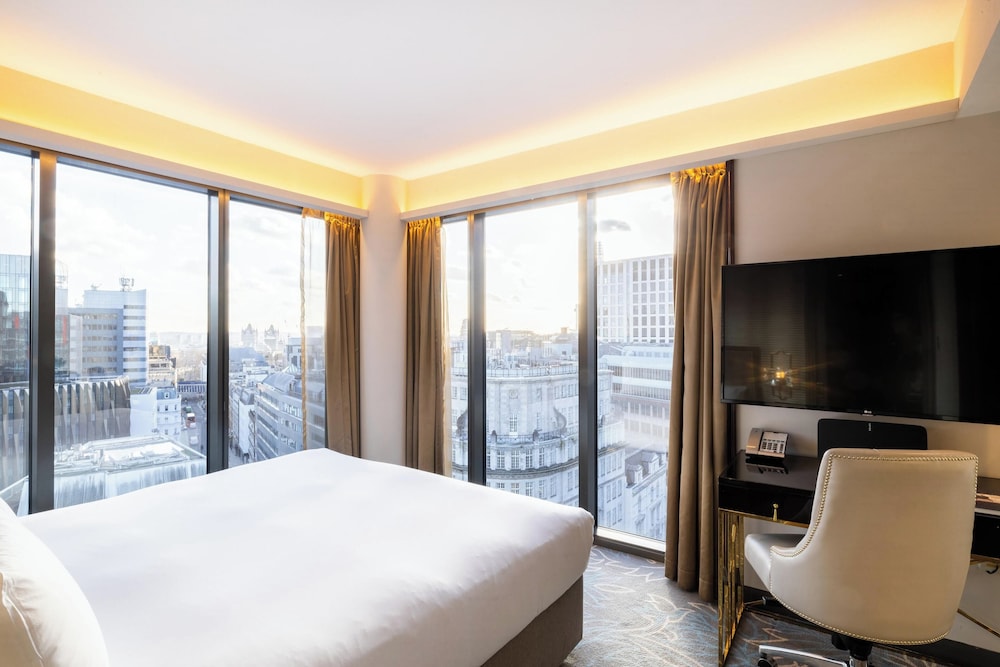 Botolph, Suite, King Bed, Corner