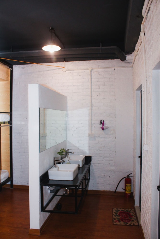 Aroma Ha Long Hostel 49/50