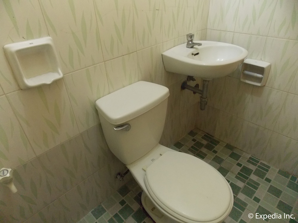 غرفة قياسية بسرير مزدوج، Gv Hotel Talisay 2/4