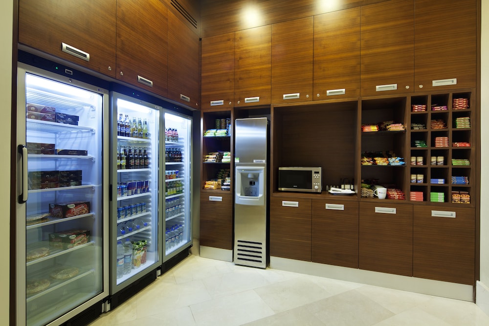Hilton Garden Inn New Delhi Saket 10/66