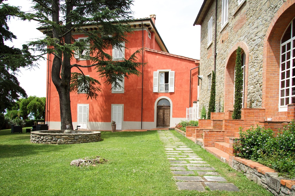 Villa Cassia di Baccano 32/50