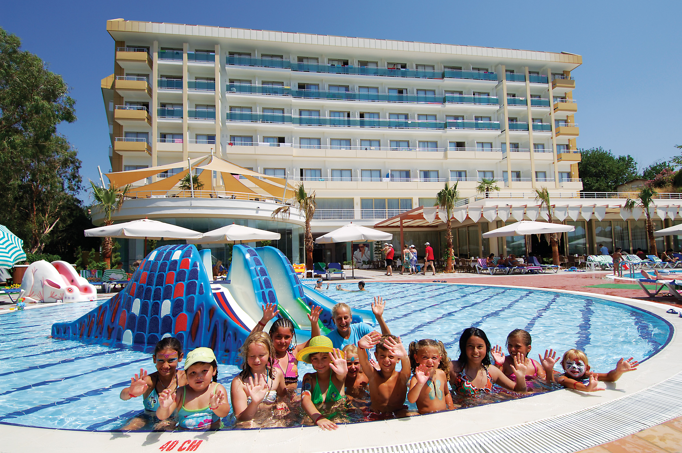 LYCUS BEACH HOTEL 48/57