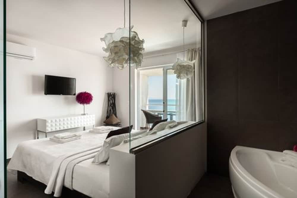 Pantokrator Hotel 49/50