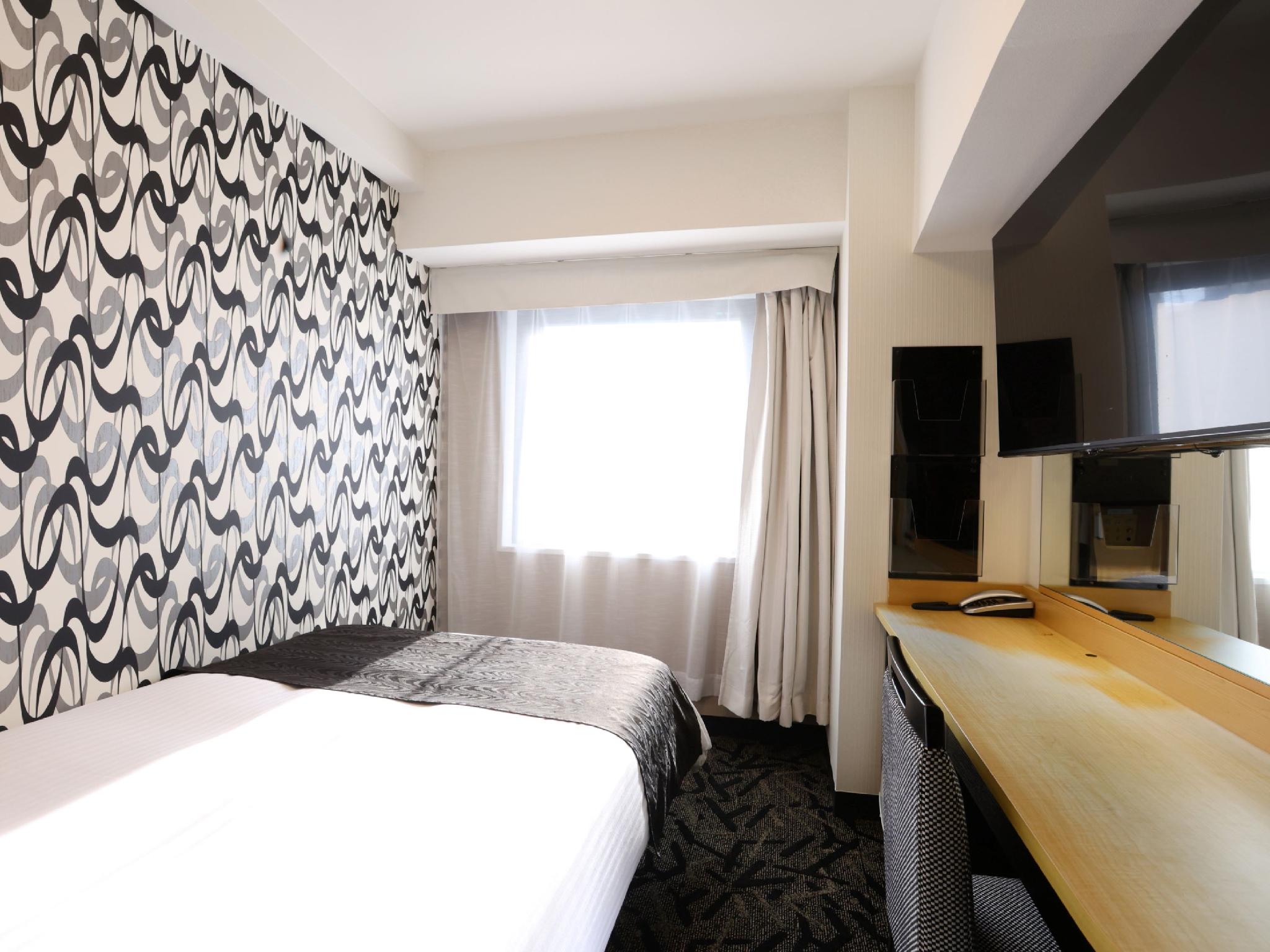 Semi Room, Semi Double Bed