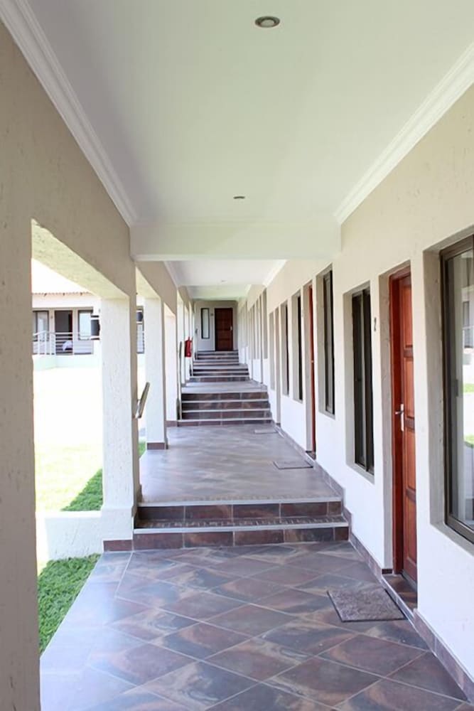 Usambara Lodge 10/12