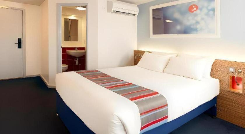 Travelodge Worthing Seafront 6/17