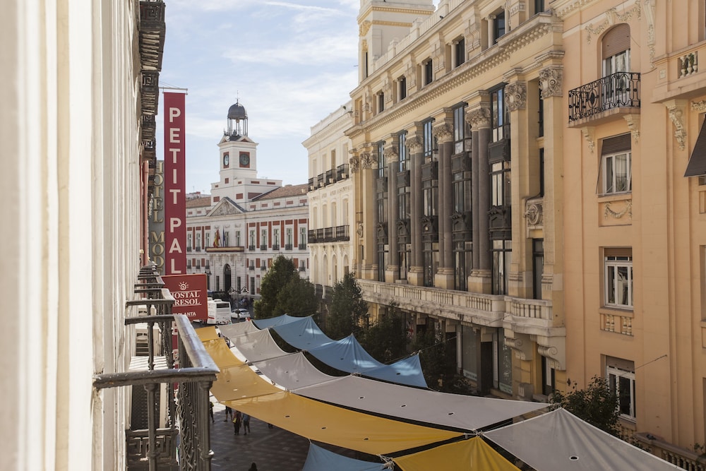 Hostal Aresol 23/33
