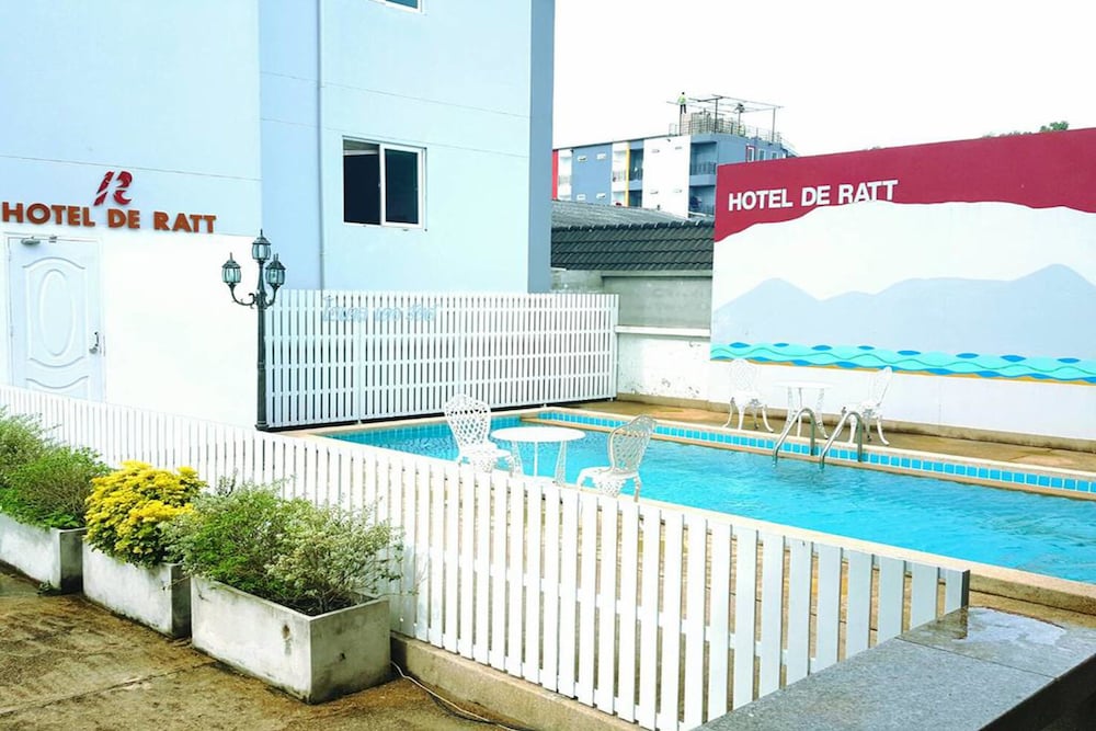 Hotel De Ratt 27/52