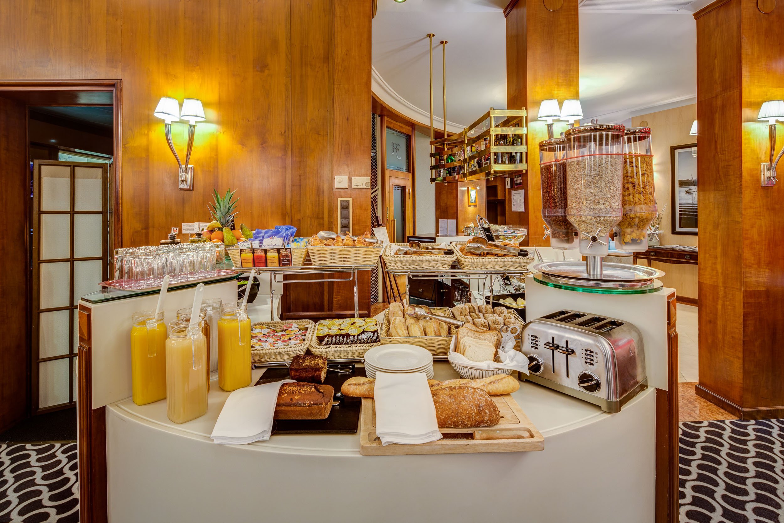 Eden Hotel 33/49