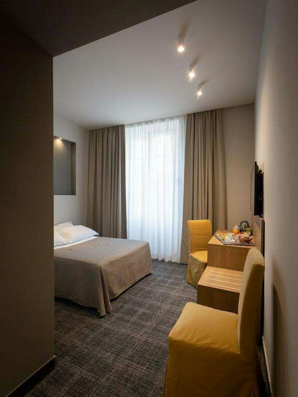 Hnn Luxury Suites 14/50