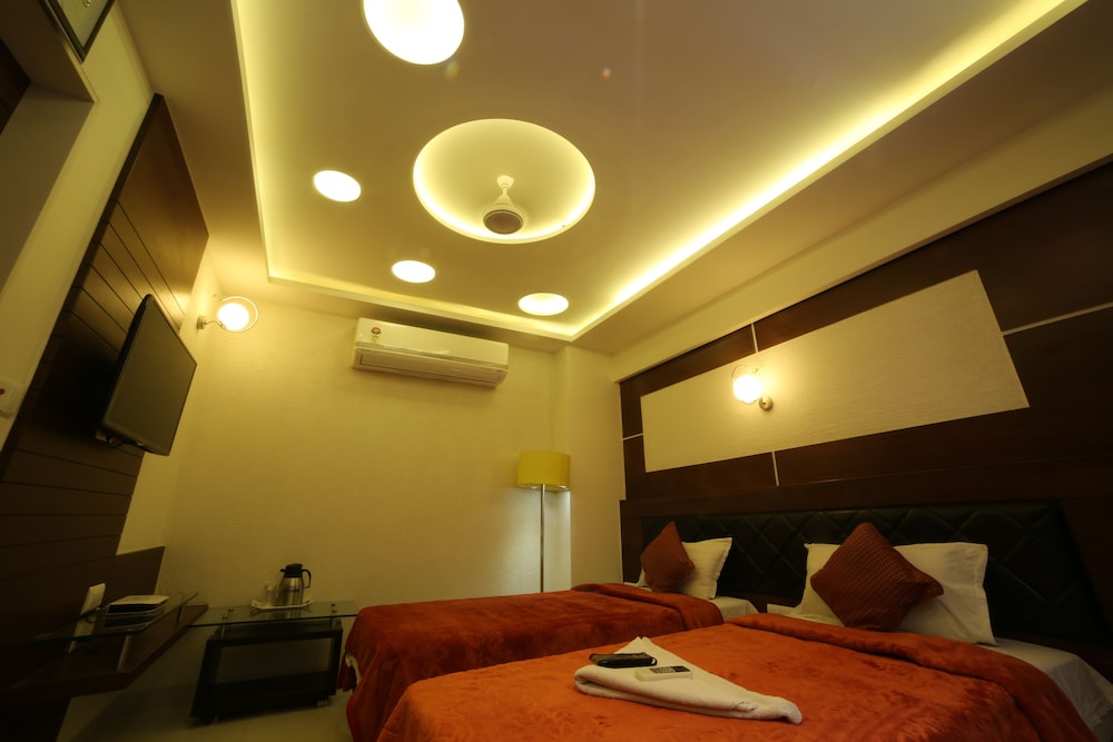 Hotel Grandpragati 6/28