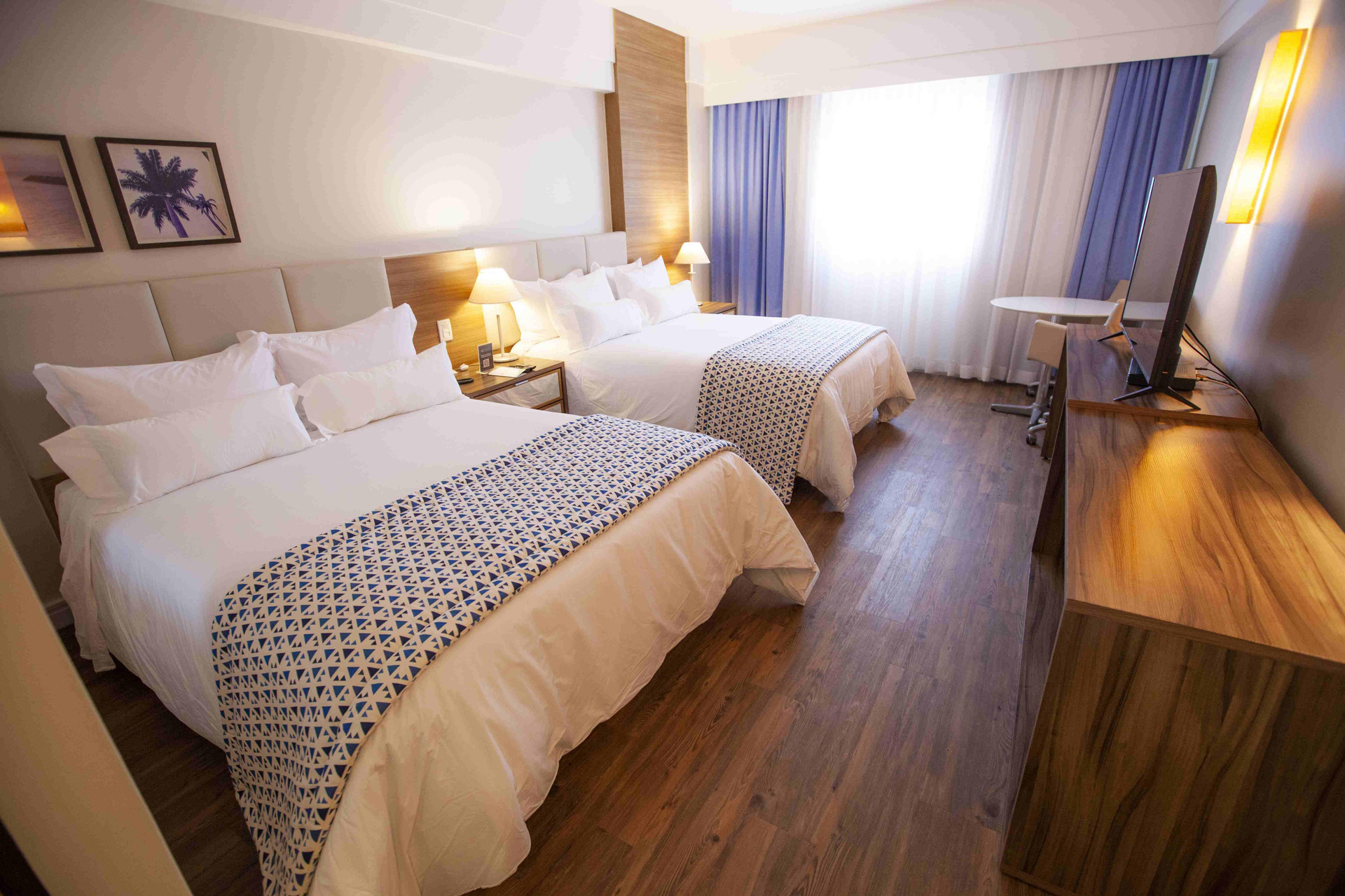 Deluxe, Suite, Twin Beds, Street View